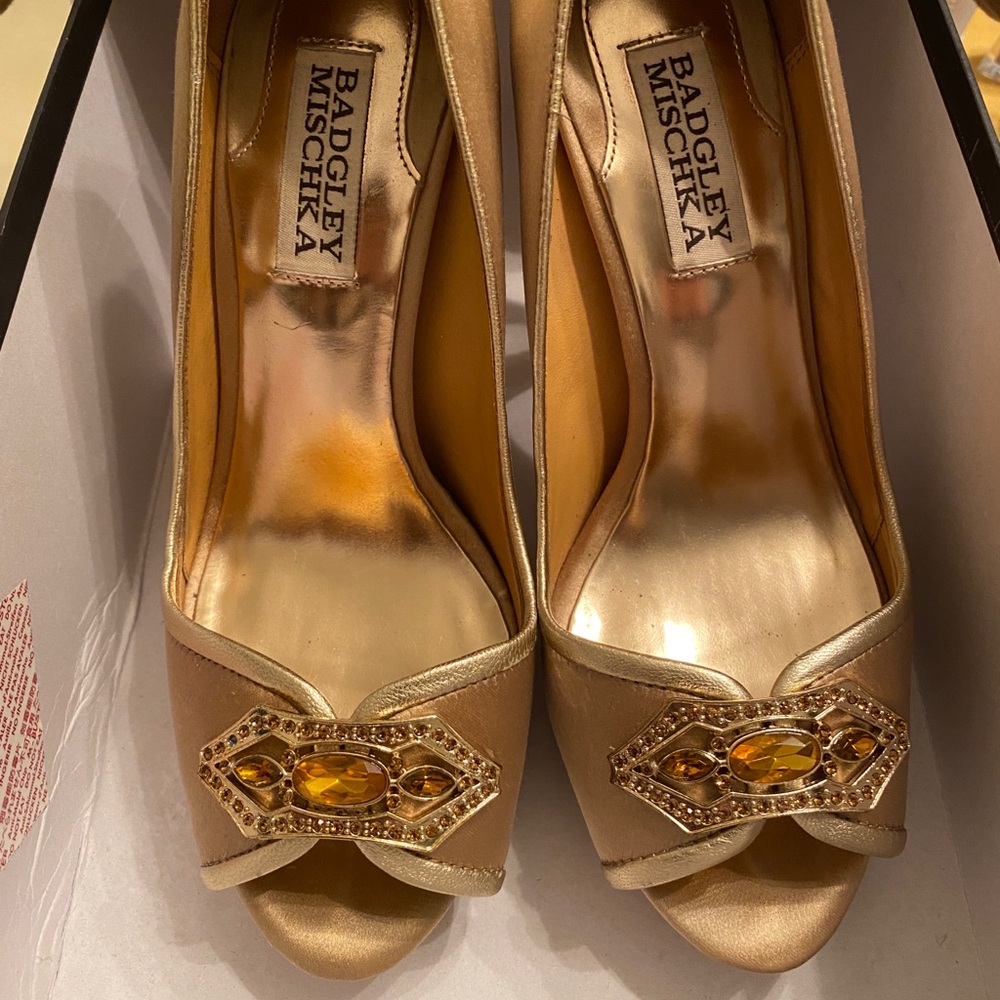 Tan/Gold Badly Mischka Mp2005 Formslag Platforms